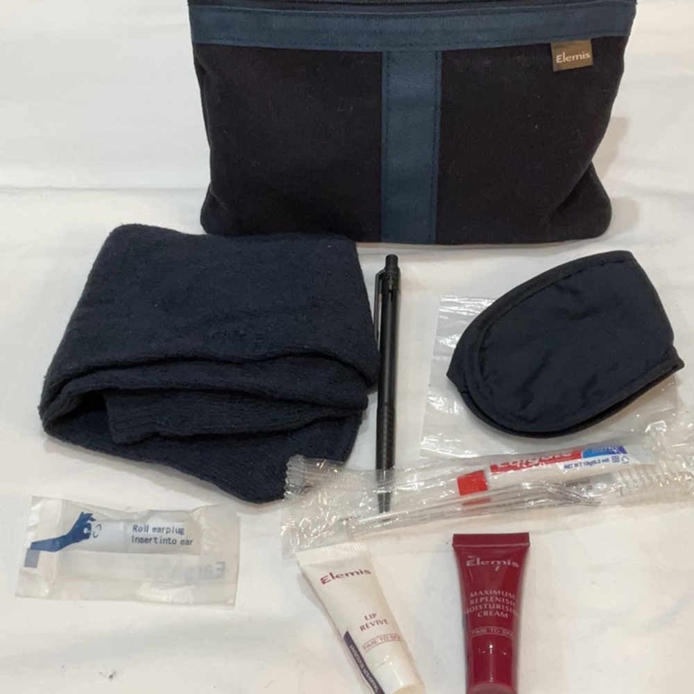 Elemis Spa Airline Dopp Bag comfort kit